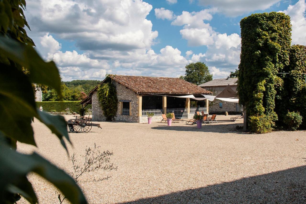 Gîtes du Château de Panisseau Thénac Extérieur photo