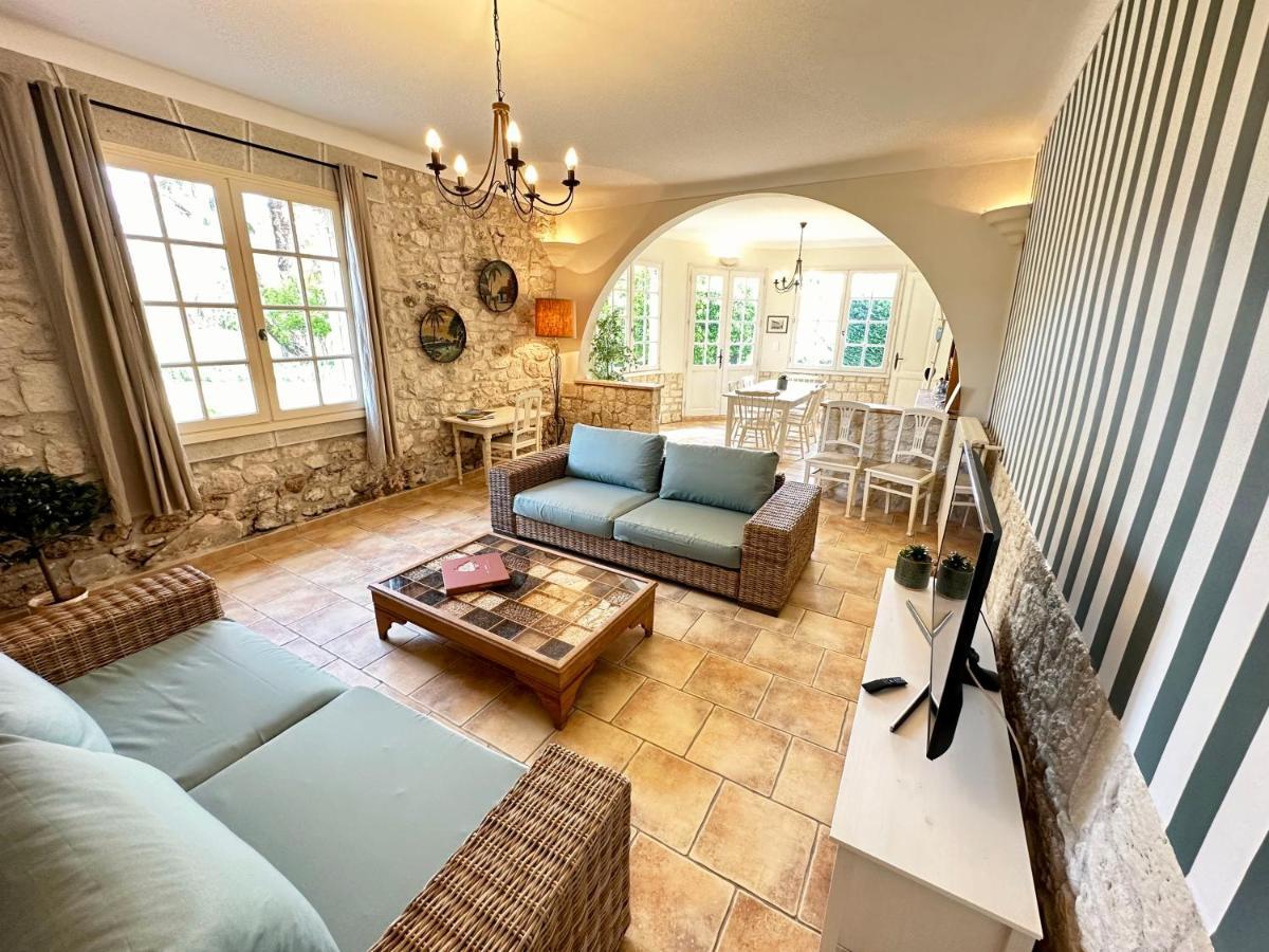 Gîtes du Château de Panisseau Thénac Extérieur photo