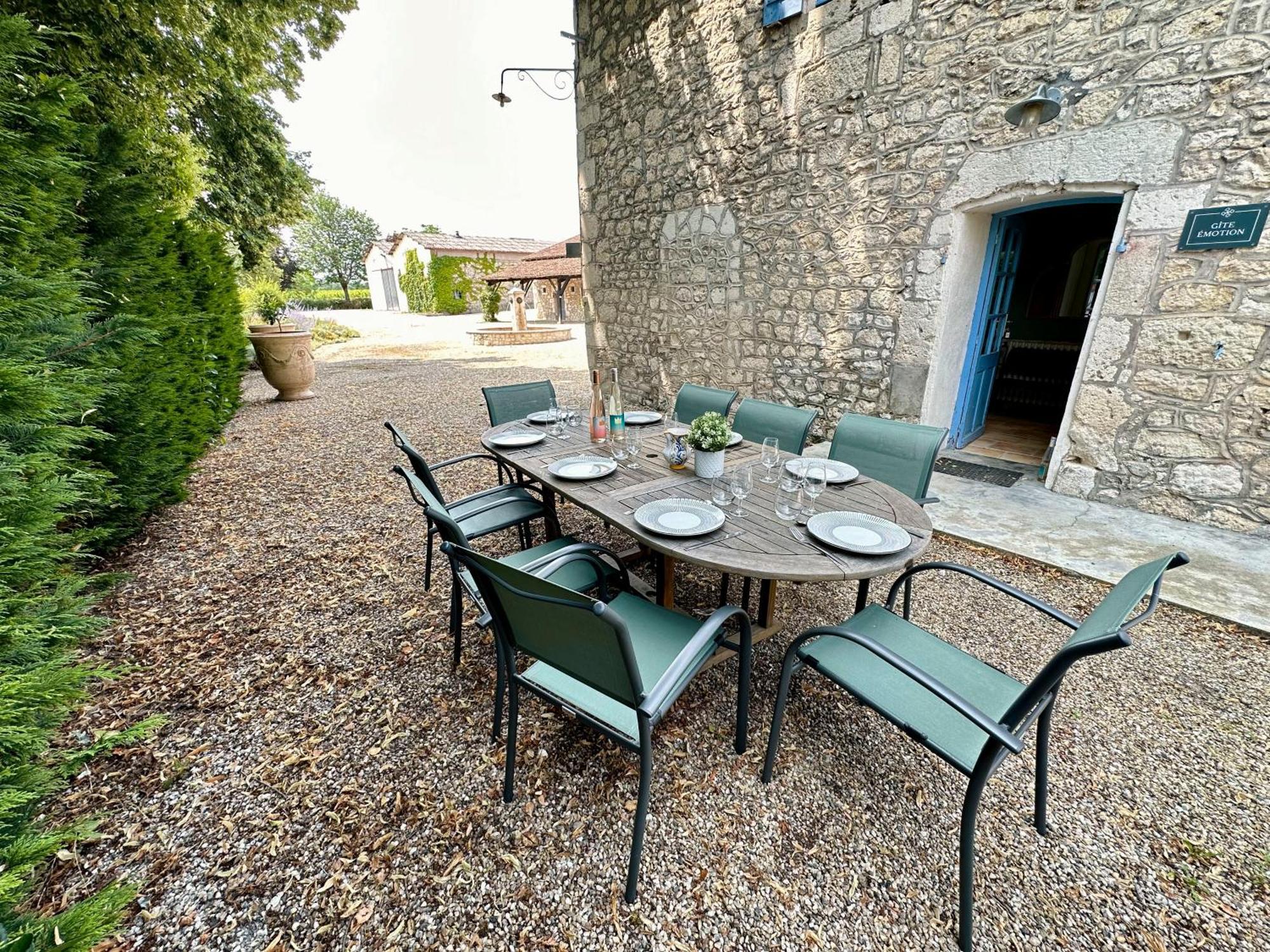 Gîtes du Château de Panisseau Thénac Extérieur photo